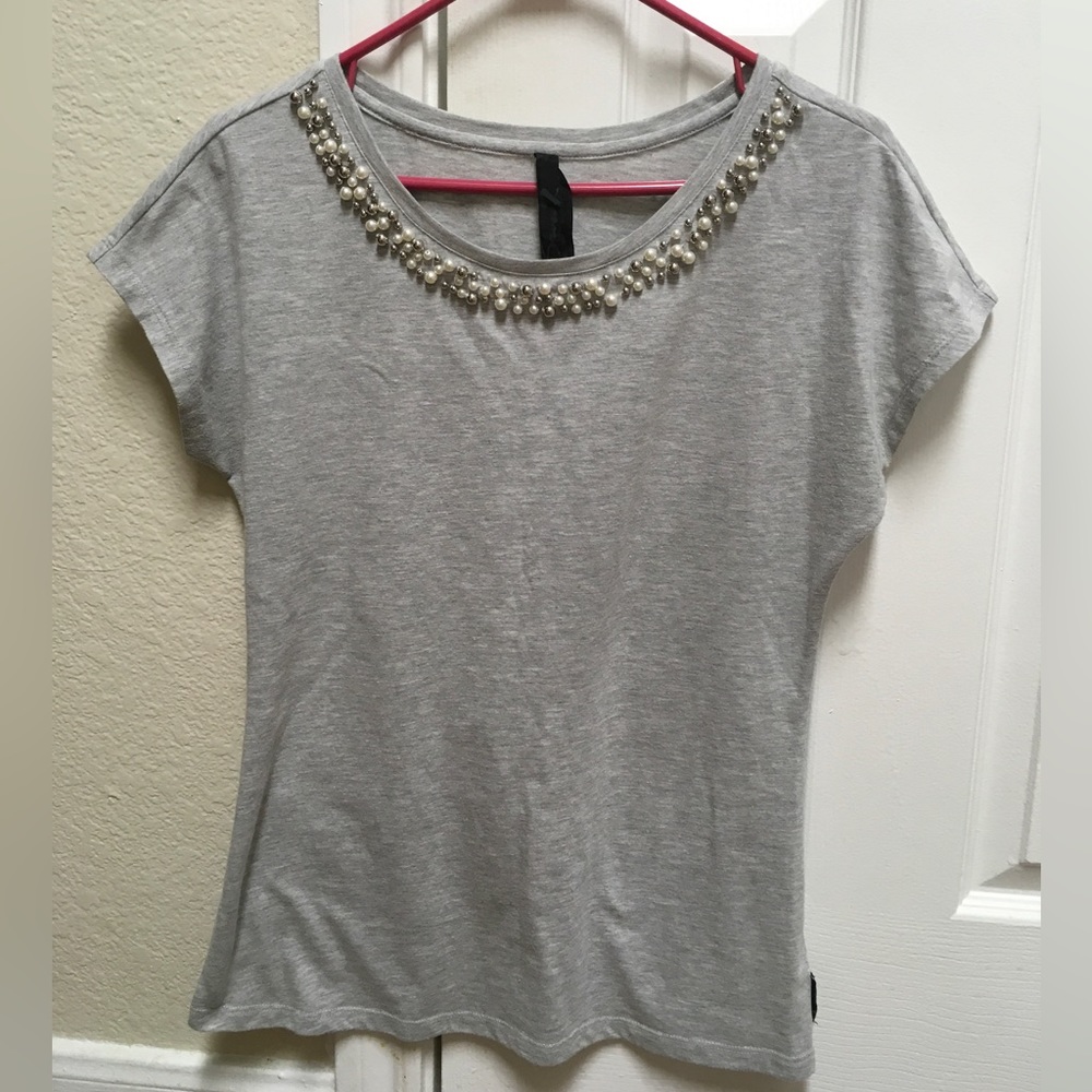 Seven7 Top Size S Pearl and Silver Beads Neckline